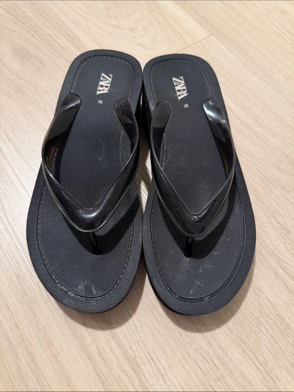 ZARA Black Platform Flip-Flop Sandals with Glossy Straps